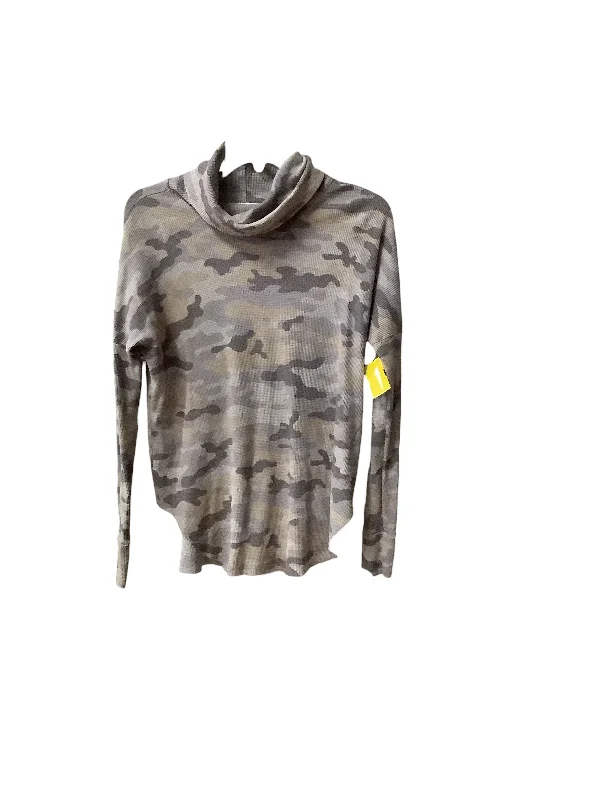 Luxury Comfort Top Long Sleeve Basic By Michael Stars In Camouflage Print, Size: Xs